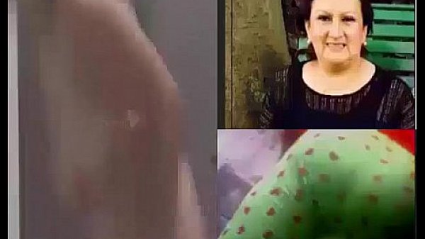 Espiando a una putita en la ducha 