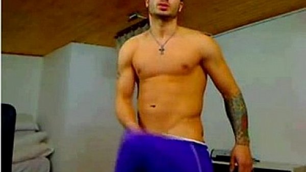 Gato Dan&ccedil;ando e sensualizando na cam.  