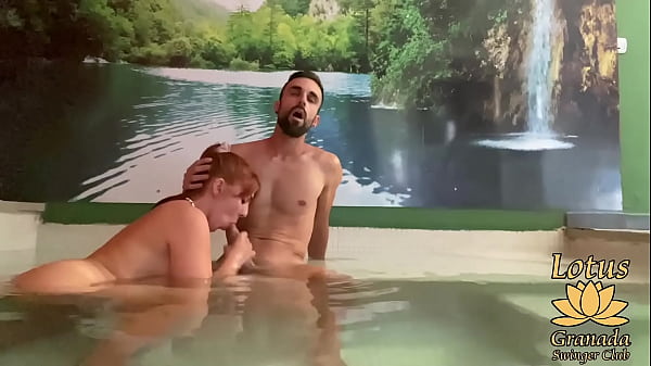 Me follo a una DESCONOCIDA en el Jacuzzi