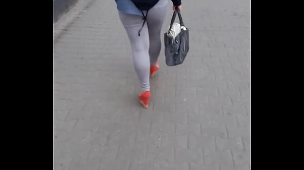 candid street babe 2