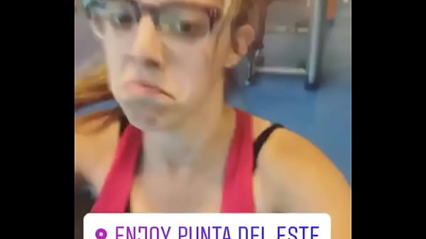 Nati Jota mojada en el gym (tetas)
