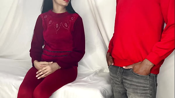 भारतीय लड़की ने नौकरी के लिए अपने बॉस को प्रभावित किया, खूबसूरत पतली लड़की की तंग चूत को बड़े लंड ने चोदा  