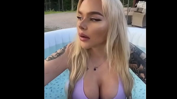 gringa senos grandes