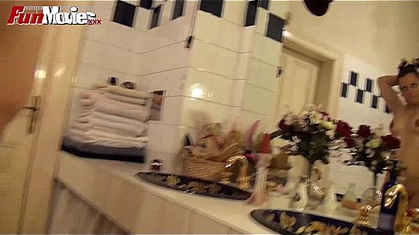 German Lesbian Amateurs in the Bathtub