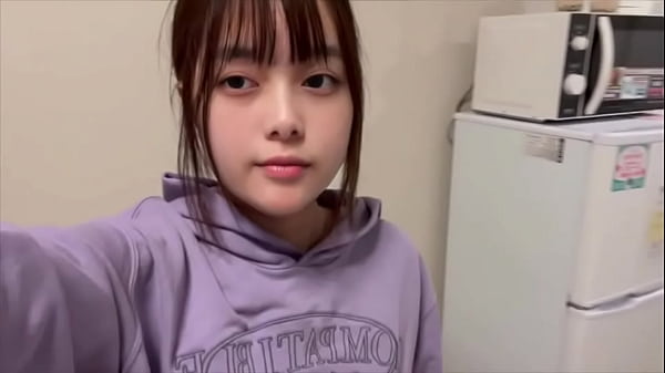 【自撮りオナニー】今日おか◯さんいないから部屋で気軽におなにーできて嬉しかったです...