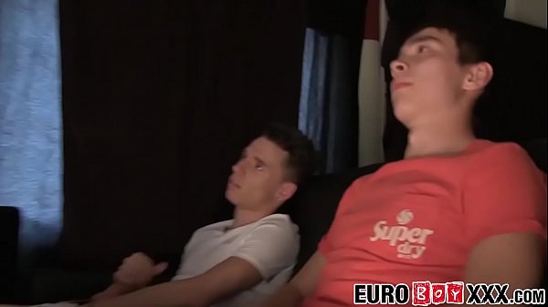 European twinks breeding in threesome 