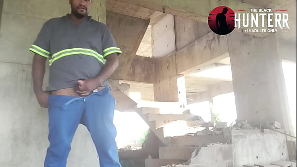 Tava com tes&atilde;o bati uma na obra e gozei na minha bota chulezenta  