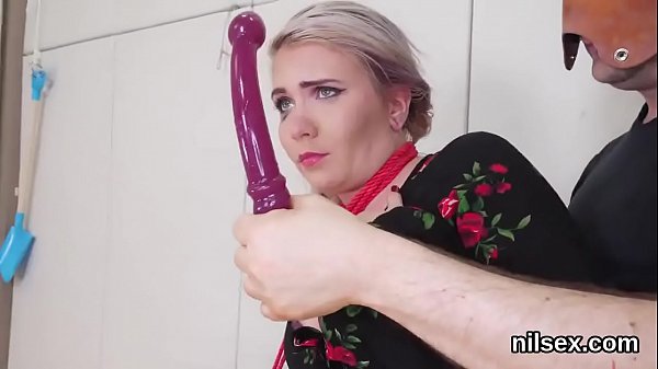 Wild slut gets her fuckholes opened and properly rode 