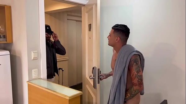 Video completo no Red. 