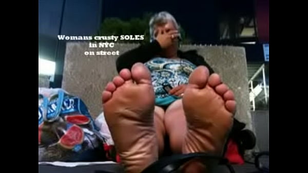 SEXY WHITE MATURE HIGH ARCHED FEET