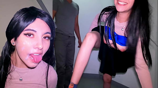 Encontr&eacute; a la vecina masturbandose en las escaleras del edificio