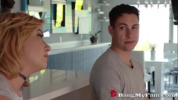 Pretty Zelda Morrison got her pussy pwned