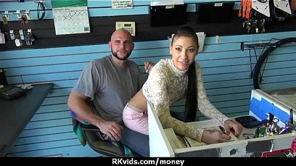 Amateur girl likes to suck cock for cash 5