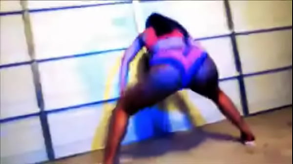 LADIES Twerking To -Egyptians