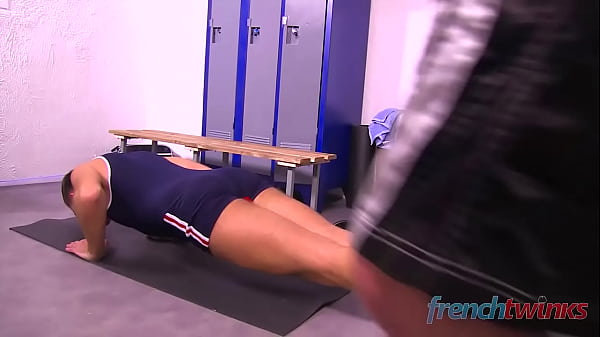 Theo Ford fights with Guillaum Waynes  