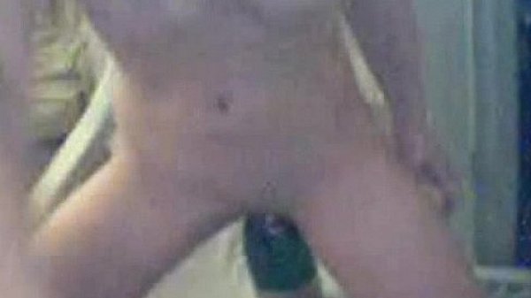 Bottomless babe bates with vibrator (#1)