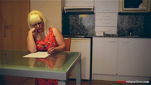 Susana te ense&ntilde;a a estimular la vagina