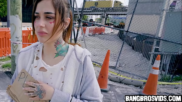 Fucking a homeless babe