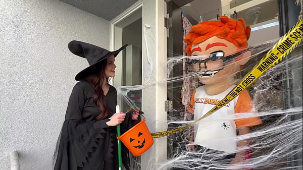 Potion Commotion: Athletic Chloe Foxxe Mixes Hardcore Spells on Dracula's Dick