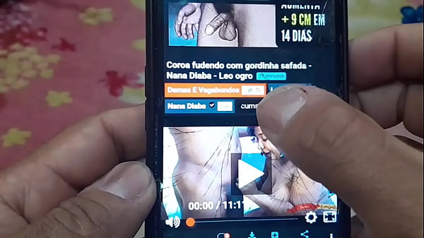 Policeman takes two call girls to the hotel and goes online