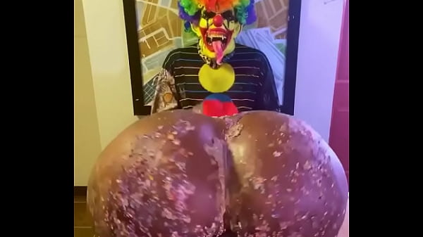 Clown gets dick sucked for his birthday
