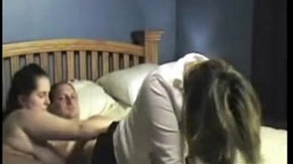 Two Wife has a great Threesom  