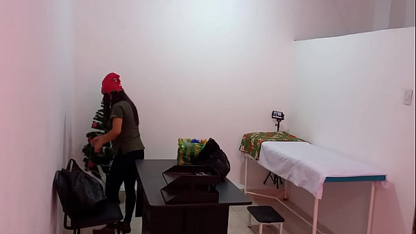 THE NURSE IS CAUGHT IN THE HOSPITAL DECORATING THE DOCTOR'S OFFICE AND GETTING SUPER SEXY AND HOT  