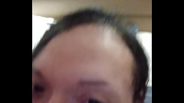 Putica Ladyboy probando pene sexo oral  