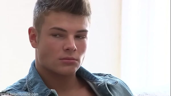 Super sexy jock JERKING OFF