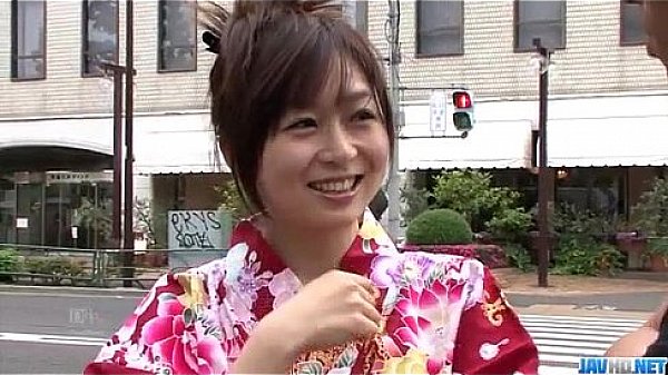 Nozomi Hazuki gets a huge dick in that warm vag 