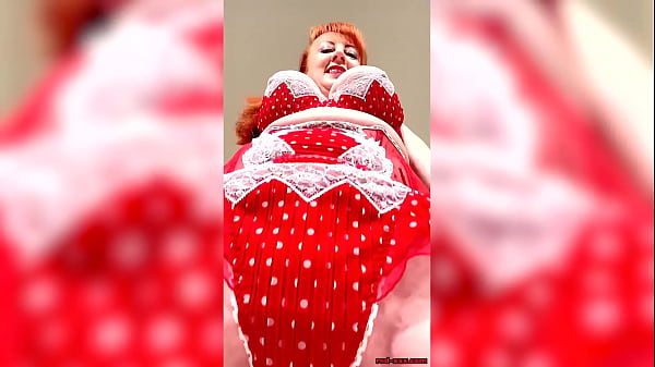 Redhead MILF with big tits masturbates with her toy for you!