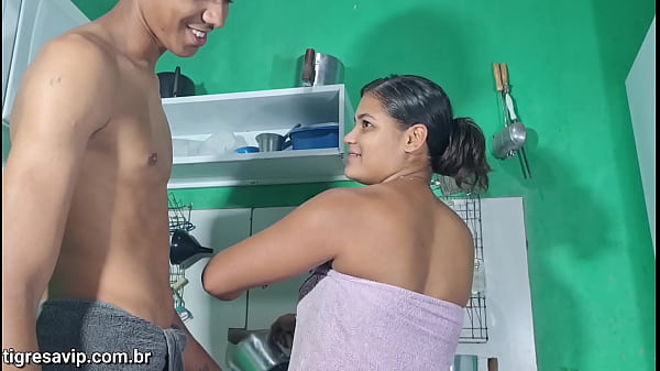 tigresavip botando chifre no corno com o novinho  