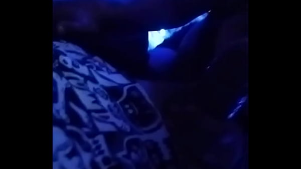 Me la mama mi chaparrita rica culona h y terminamos cojiendo en su casa  