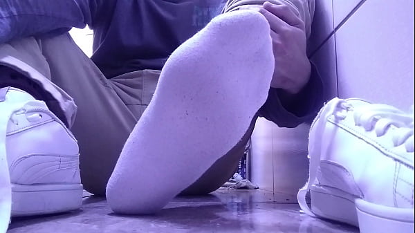 SHOWING MY SOFT SOLES AFTER A BUSY DAY 