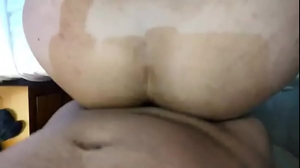 Gringo chamou no app , queria mais leite . Cheguei l&aacute; bati o leite do japa dotado e joguei mais leite no rabo do safado 