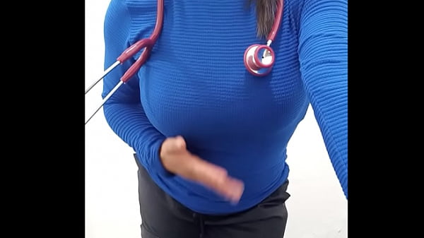 PORNO REAL DE ENFERMERA LATINA EN SERVICIO HOSPITALARIO!! LA MUY ZORRA HACE PORNO CASERO EN LA OFICINA DEL JEFE