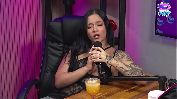 TR&Ecirc;S MORENAS SE PEGANDO  