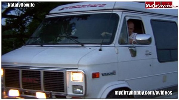 -Amateurin in allen Stellungen gefickt