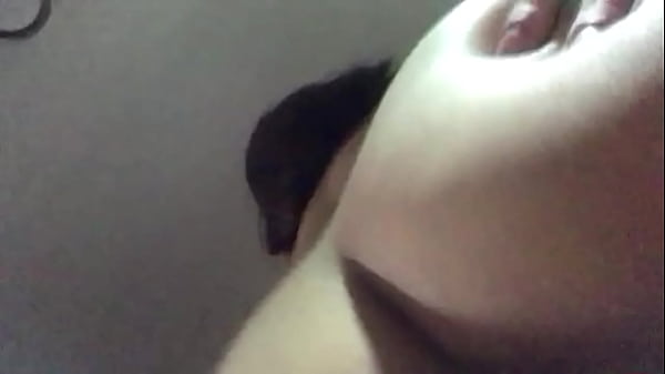 Le encantan los sentones en mi pinga