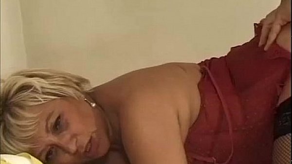 Granny Anal - vecchia matura scopata in culo da cazzo giovane