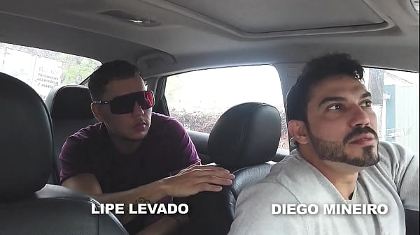 Fui trabalhar de Uber e o passageiro quis me dar mais do que s&oacute; 5 estrelas.- Free  