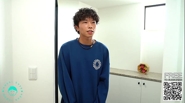 Japanese Twinks Threesome  