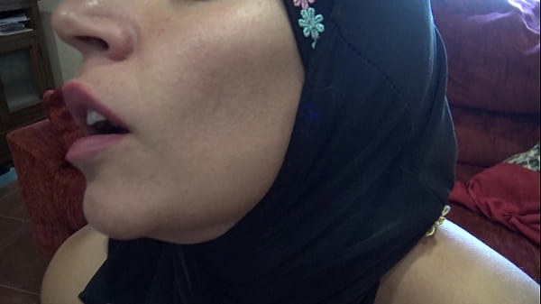 İstanbul'da yaşayan T&uuml;rk fahişe  