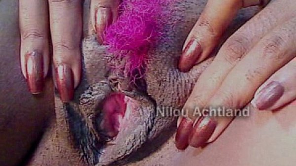 Sexy Striptease #4 : Nilou Achtland 