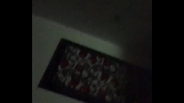 Mi flaca culona movi&eacute;ndolo rico