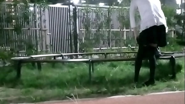 【朱音もみじ】　恥ずかしい野外露出放尿　【女装もみじ】