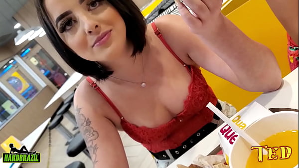 Comendo e aprontando em p&uacute;blico