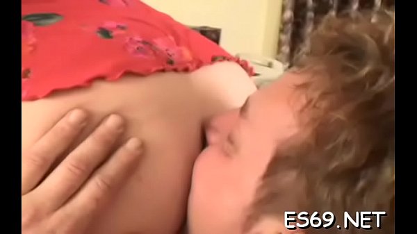 Staggering bombshell bonked to orgasmic point