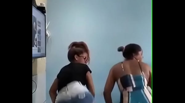 M&atilde;e e Filha Dan&ccedil;ando Funk