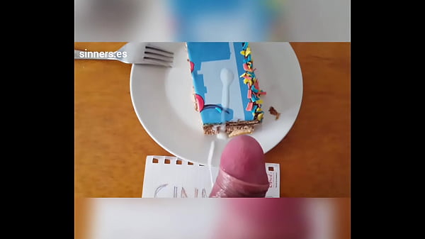 el sinner masturbandose sobre una tarta mallorca